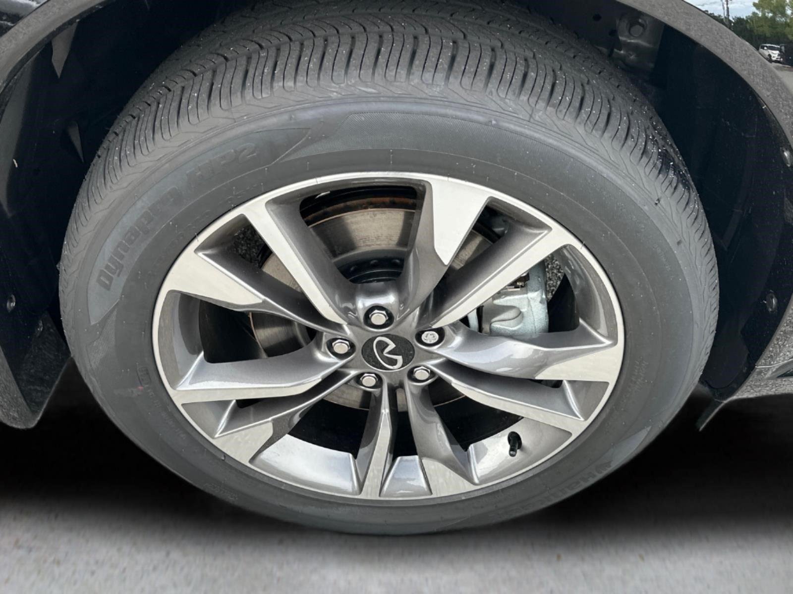 New 2027 GRAPHITE SHADOW INFINITI Luxe AWD image 11