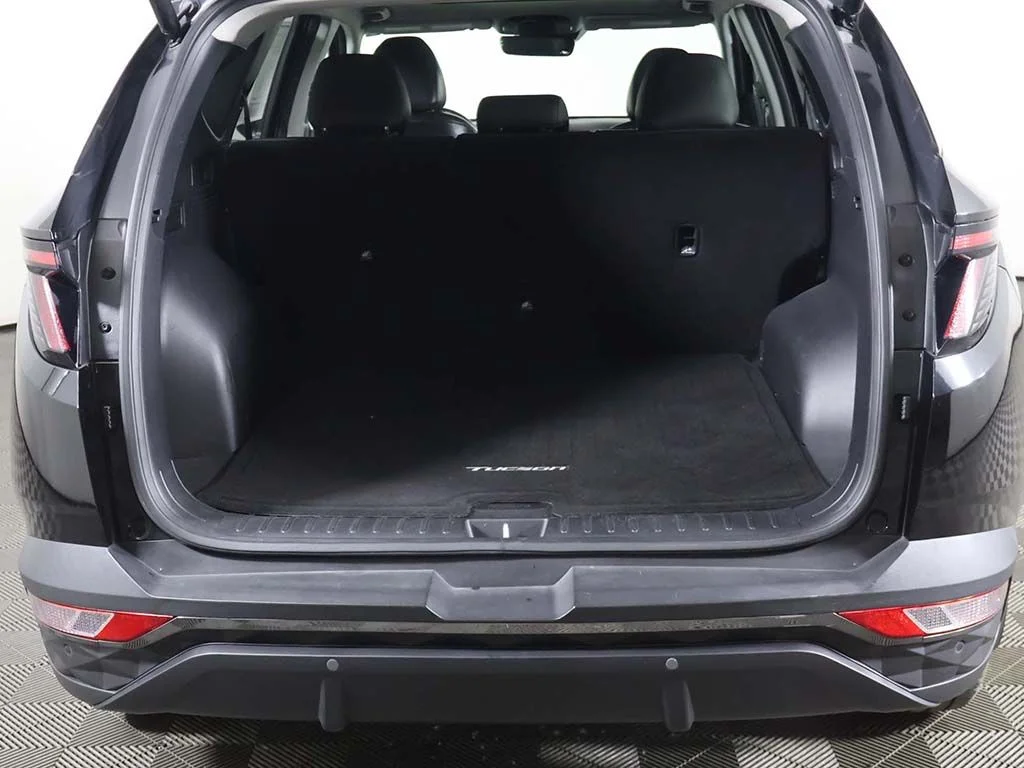 Used 2022 Black Hyundai Limited image 17