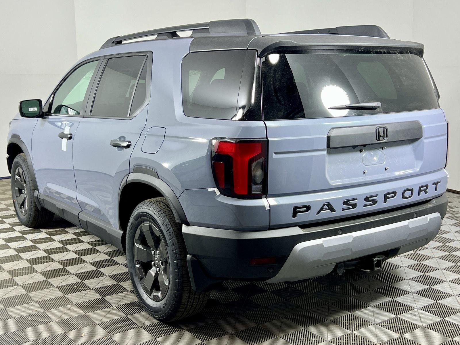 New 2026 Sonic Gray Pearl Honda RTL image 4