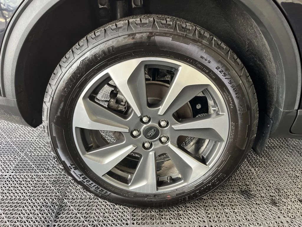 Used 2024 Black Ford Platinum image 26
