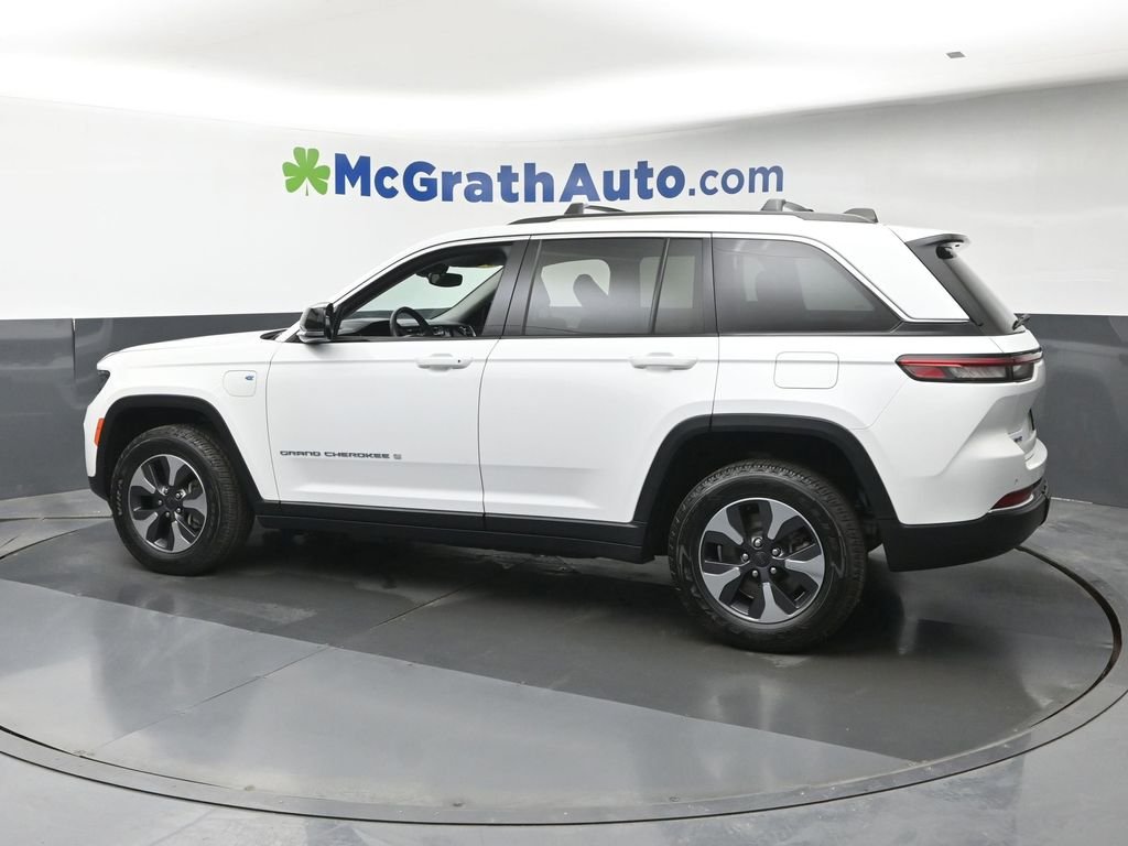 Used 2022 White Jeep 4xe image 24