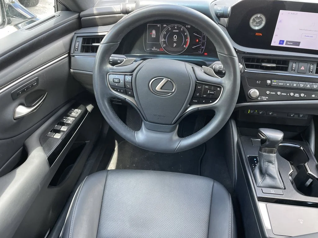 Used 2023 White Lexus 350 image 13
