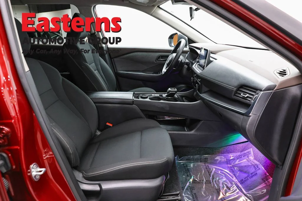 Used 2023 Red Nissan S image 25