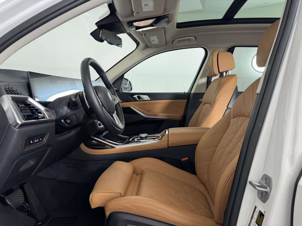 Used 2026 White BMW xDrive40i image 4