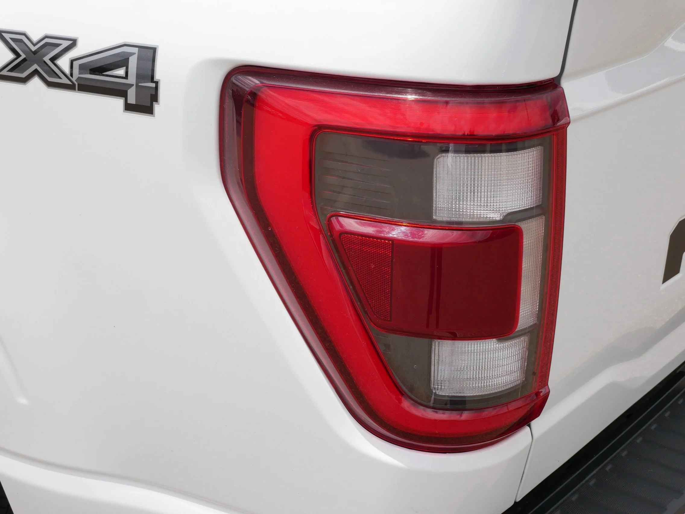 Used 2023 Oxford White Ford LARIAT image 17