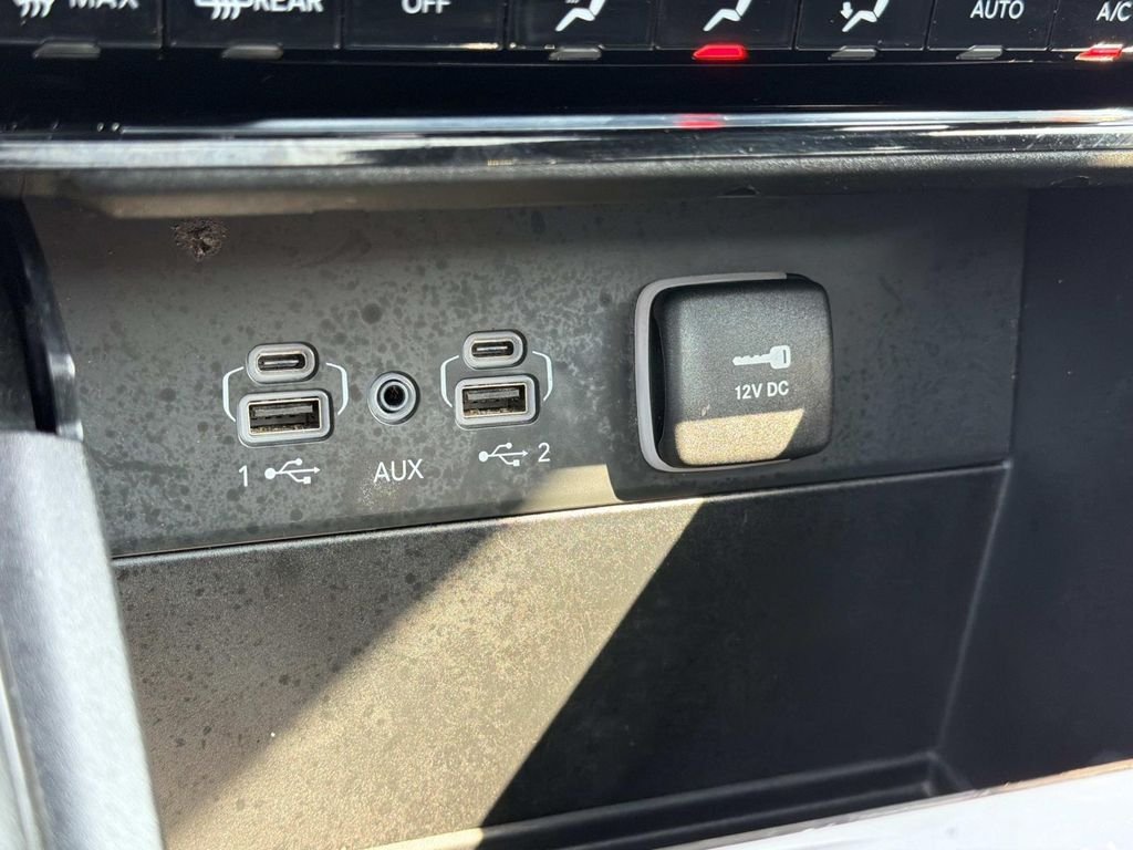 Used 2024 White Jeep 4xe image 27