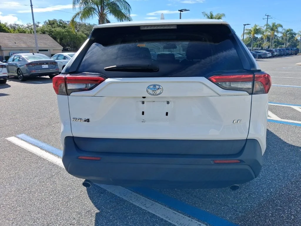 Used 2022 White Toyota LE image 6