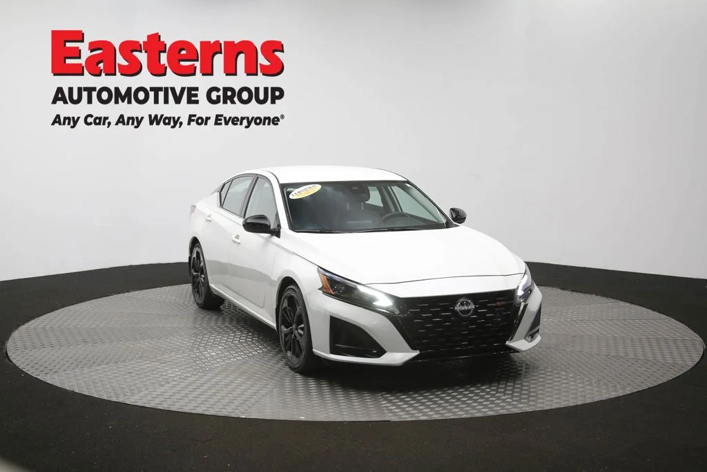 Used 2023 White Nissan 2.5 SR image 50