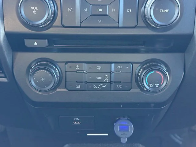 Used 2018 White Ford XL image 20