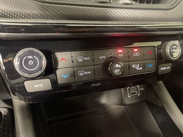 New 2026 Hydro Blue Pearlcoat Jeep Latitude image 36