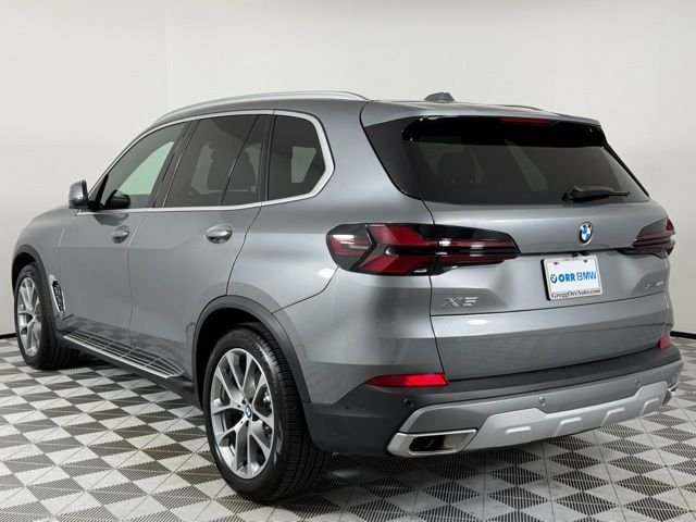 Used 2025 Skyscraper Gray Metallic BMW xDrive40i image 10