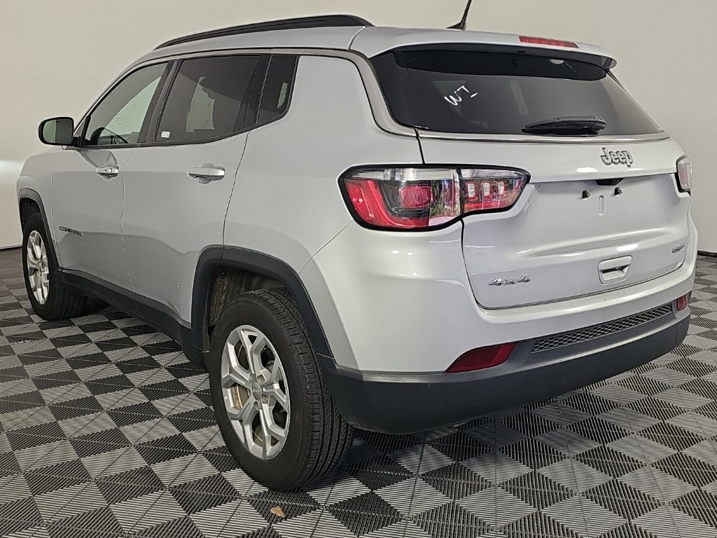 Used 2024 Silver Jeep Latitude image 8