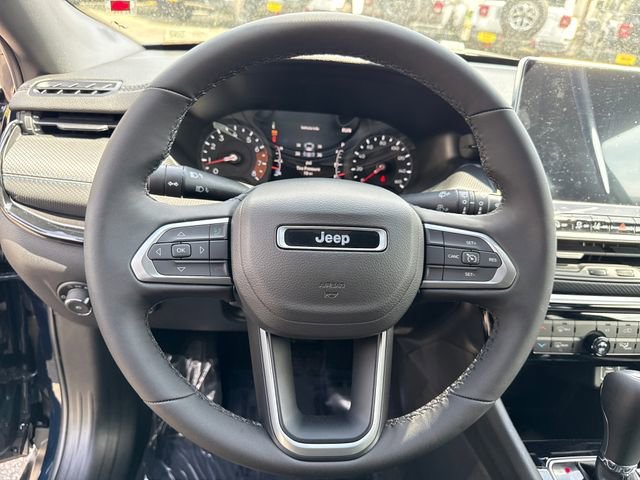 New 2026 Fathom Blue Pearl-Coat Exterior Paint Jeep Latitude image 18