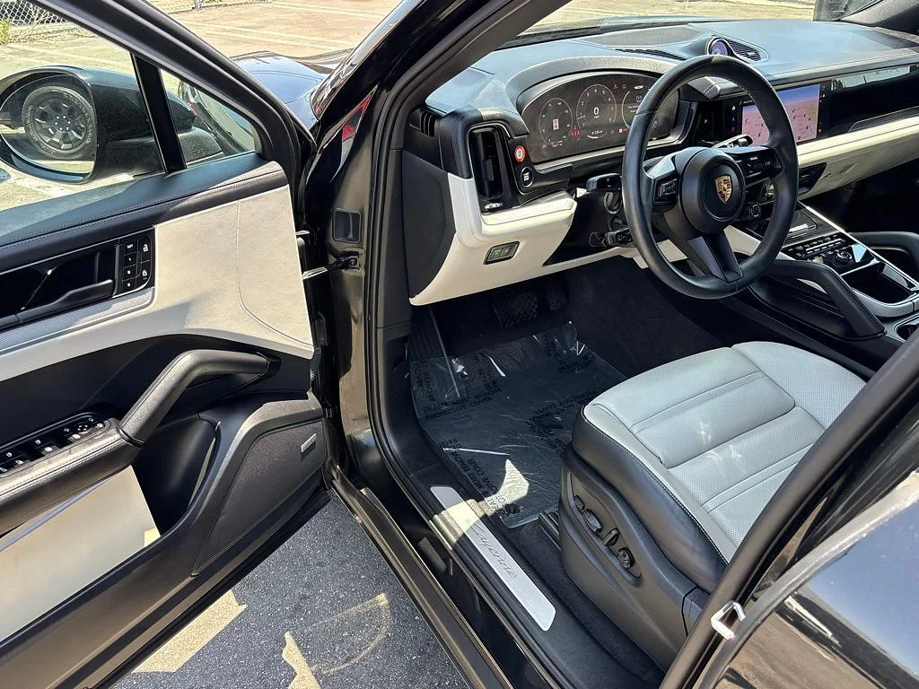 Used 2024 GRAY Porsche Coupe image 17