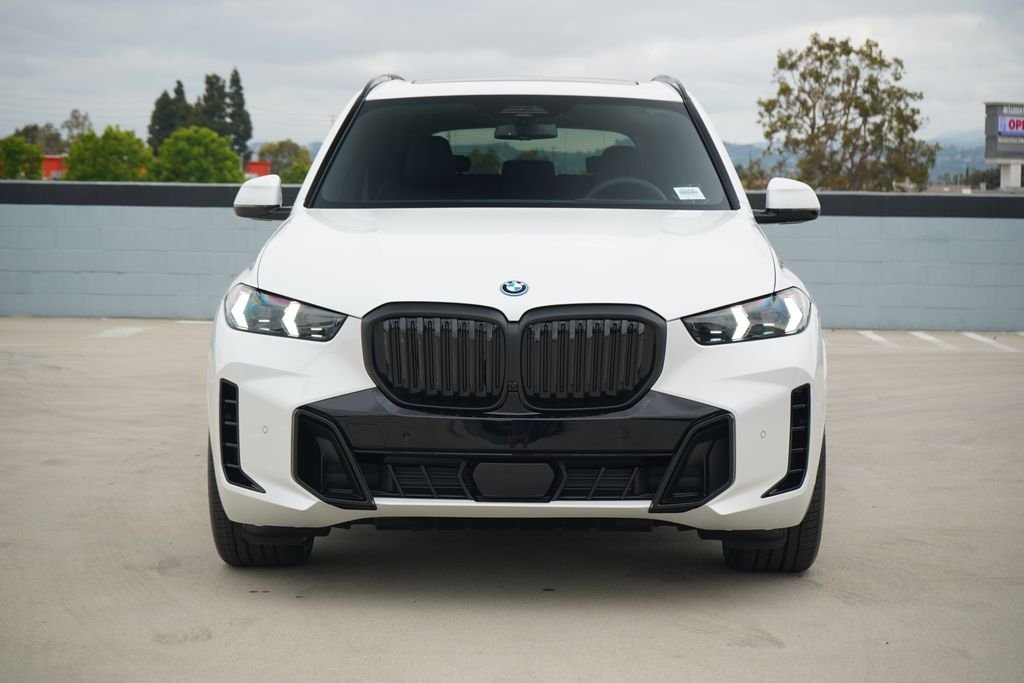 New 2026 Mineral White Metallic BMW xDrive50e image 2