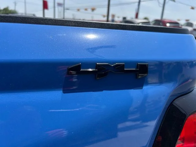 Used 2025  GMC Elevation image 7