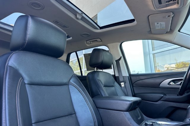 Used 2018 Beige Chevrolet Premier image 17