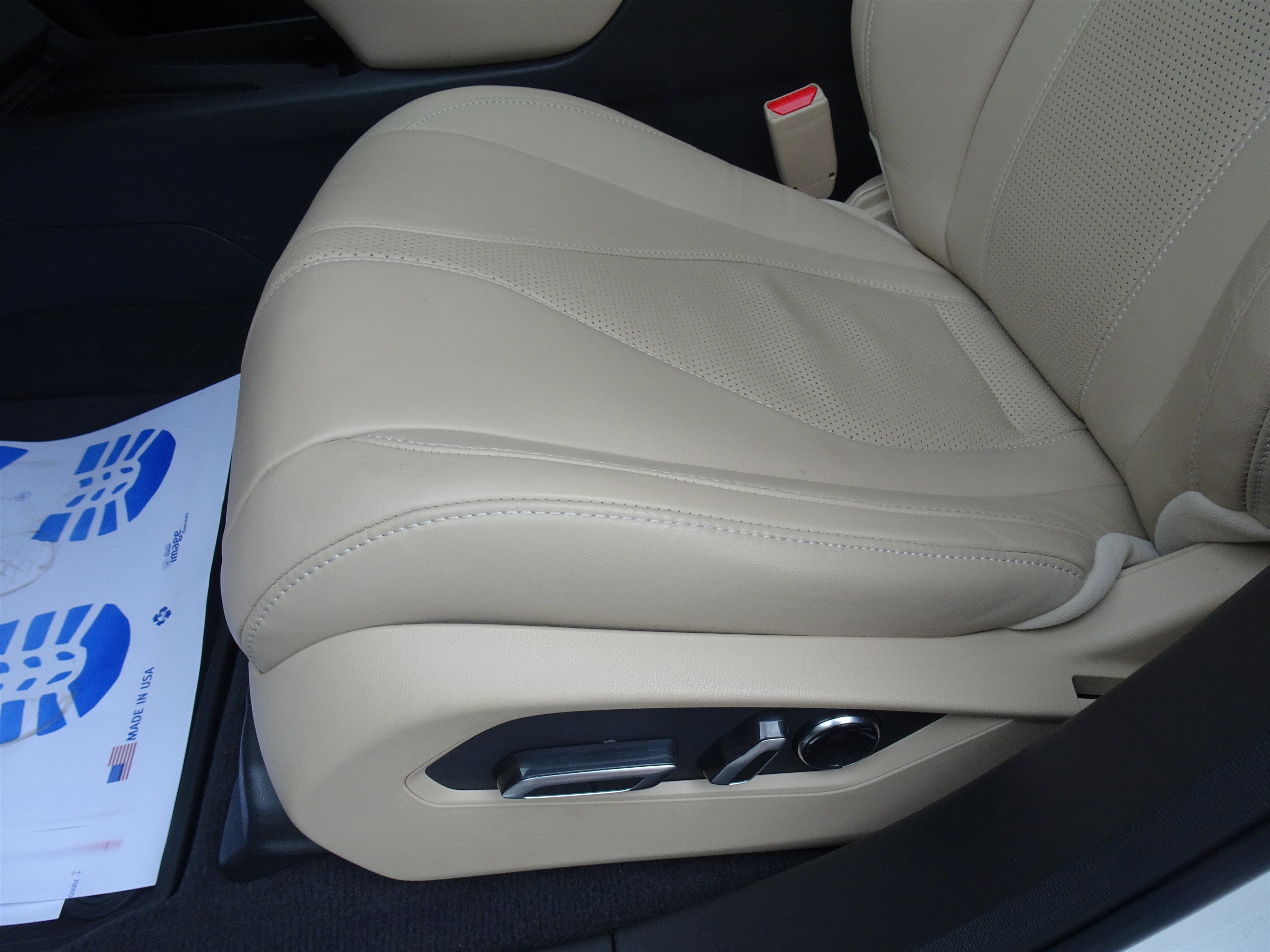 Used 2024 Platinum White Pearl Acura w/Technology Package image 9