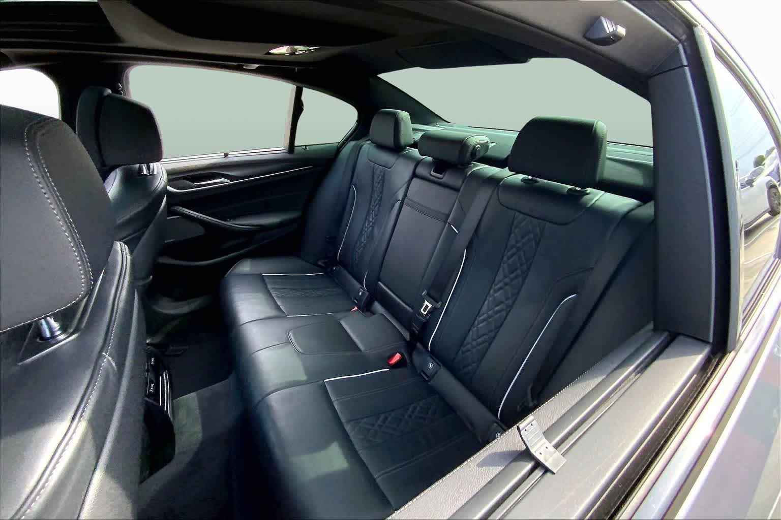 Used 2023 Skyscraper Gray Metallic BMW 530i image 20