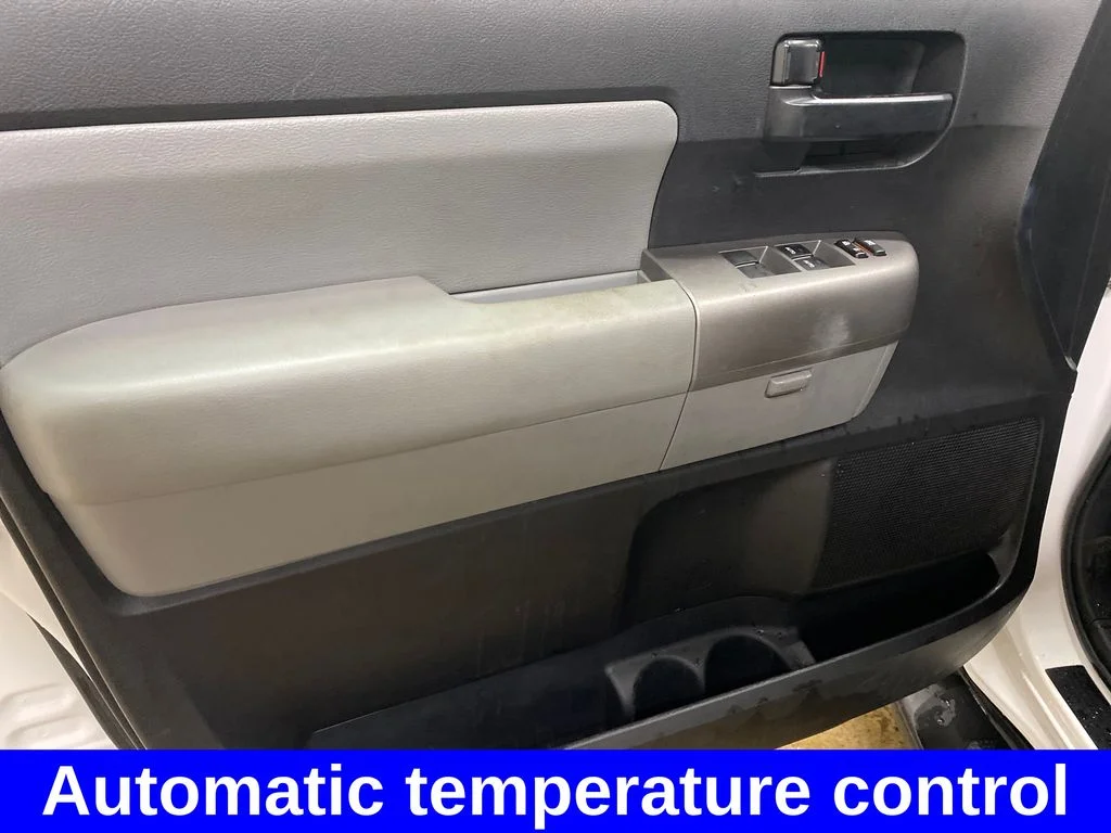 Used 2015 White Toyota SR5 image 8
