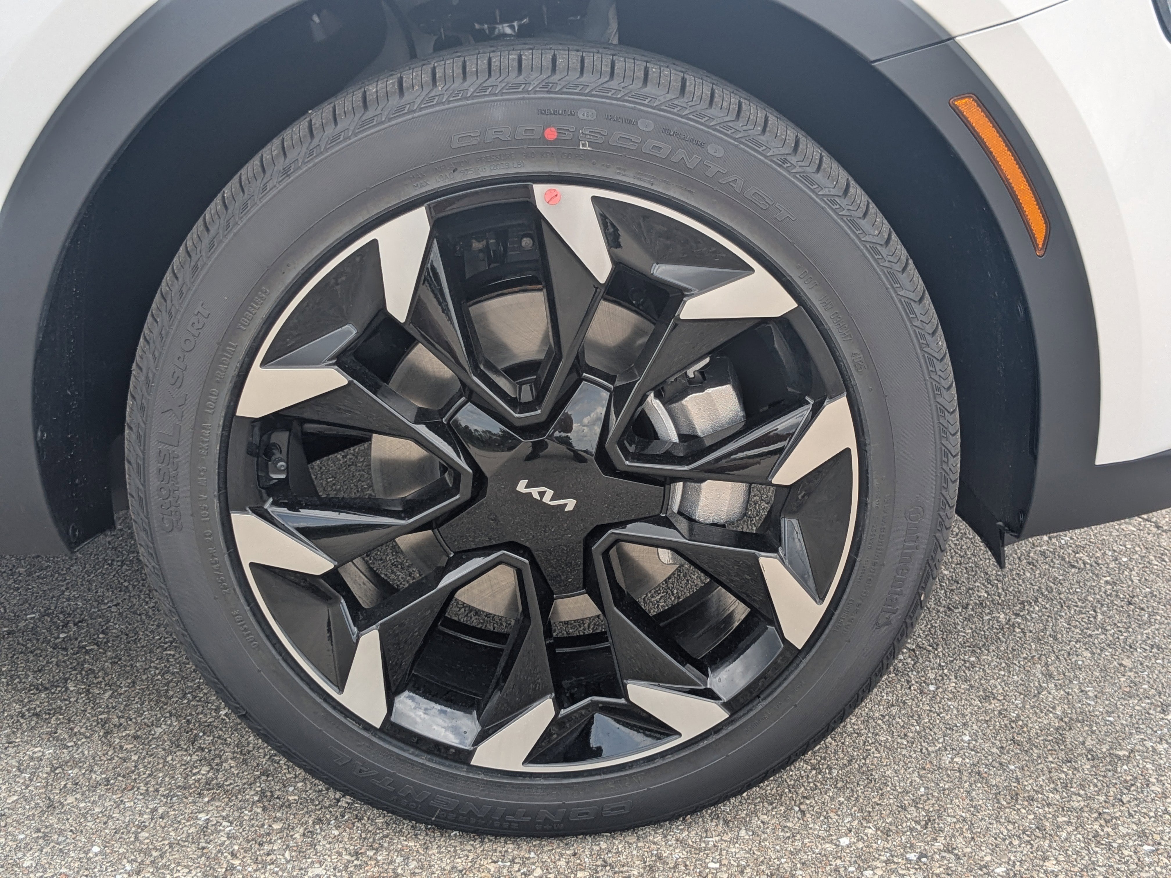 New 2026 Glacial White Pearl Kia EX image 11