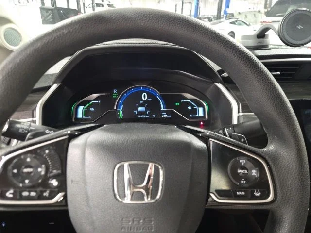 Used 2018  Honda Base image 16