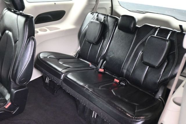 Used 2022 White Chrysler Touring L image 26