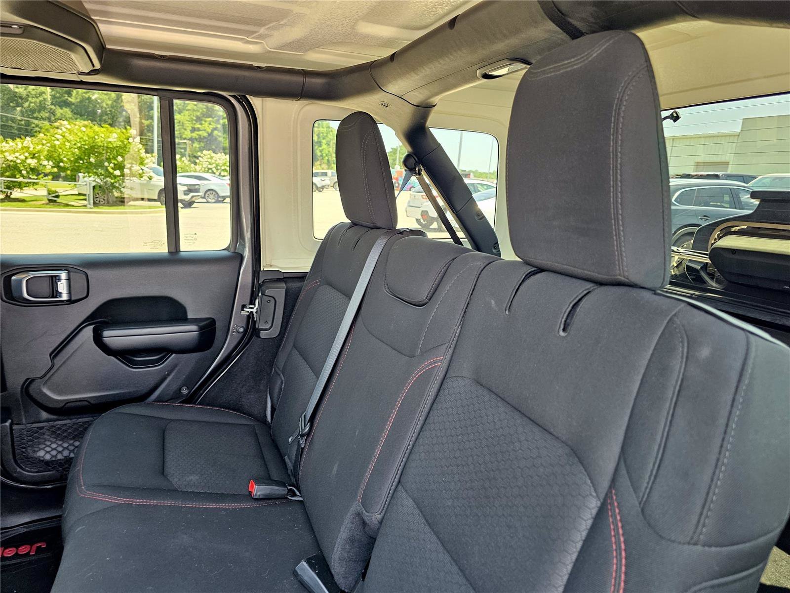 Used 2021 Granite Crystal Metallic Clearcoat Jeep Unlimited Rubicon image 33
