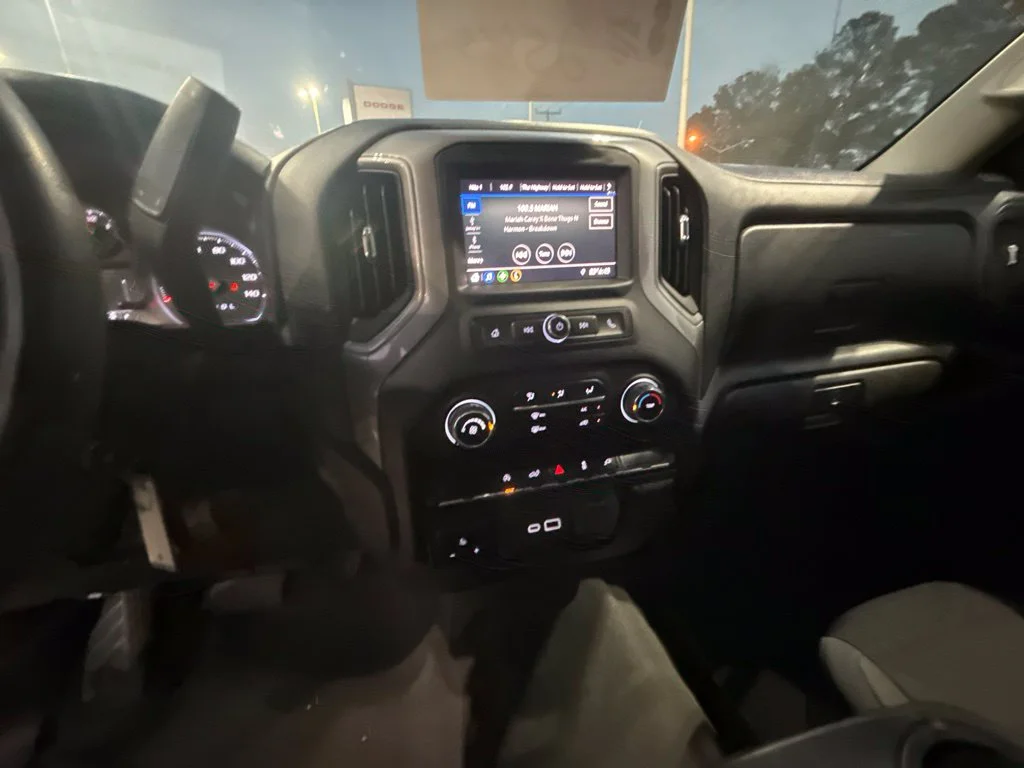 Used 2022 Black Chevrolet Custom image 25