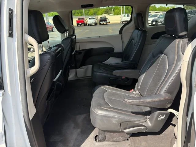 Used 2018 White Chrysler Touring L Plus image 28