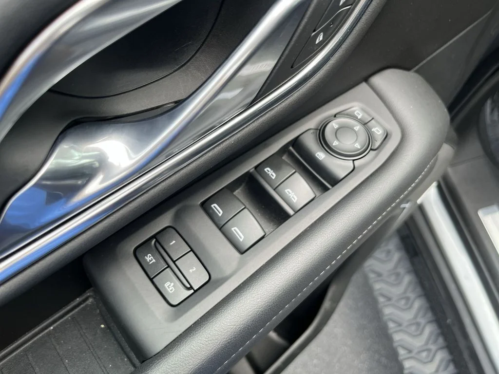 Used 2023 Gray Chevrolet Z71 image 19