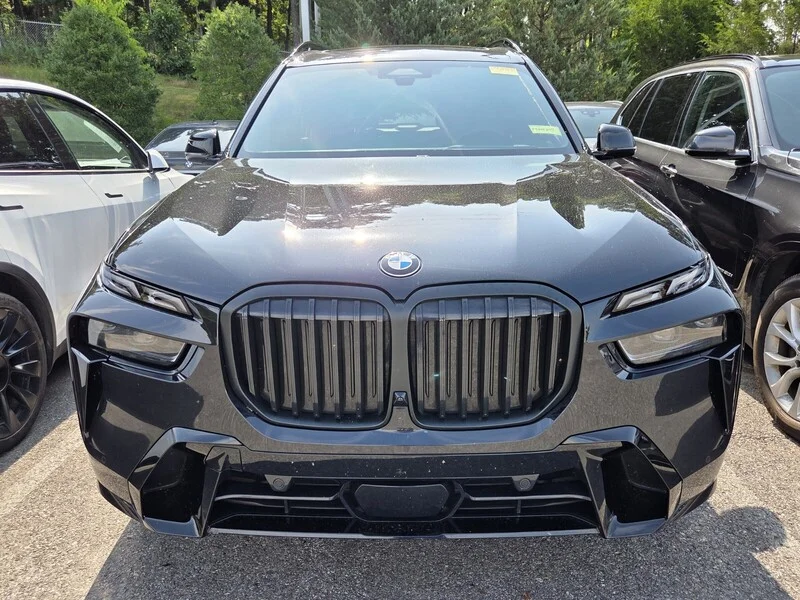 Used 2023 Black Sapphire Metallic BMW XDRIVE40I image 2