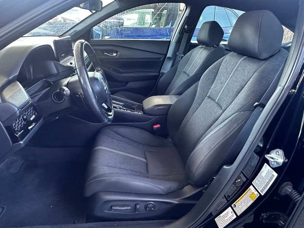 Used 2024  Honda Sport image 17