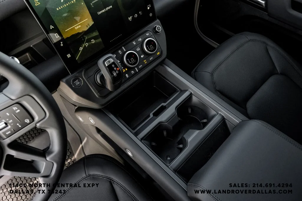 New 2026 Fuji White Land Rover X-Dynamic SE image 28