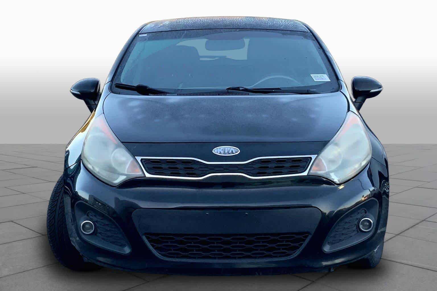 Used 2012 Aurora Black Pearl Kia EX image 3
