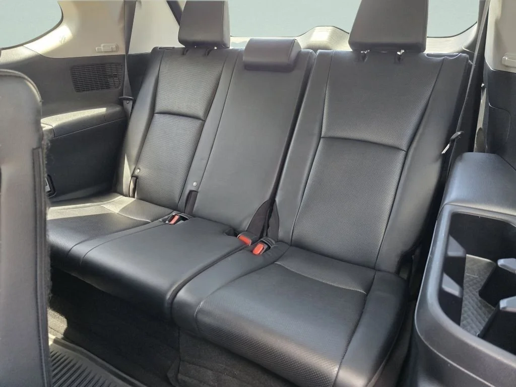 Used 2024 Wind Chill Pearl Toyota XLE image 29