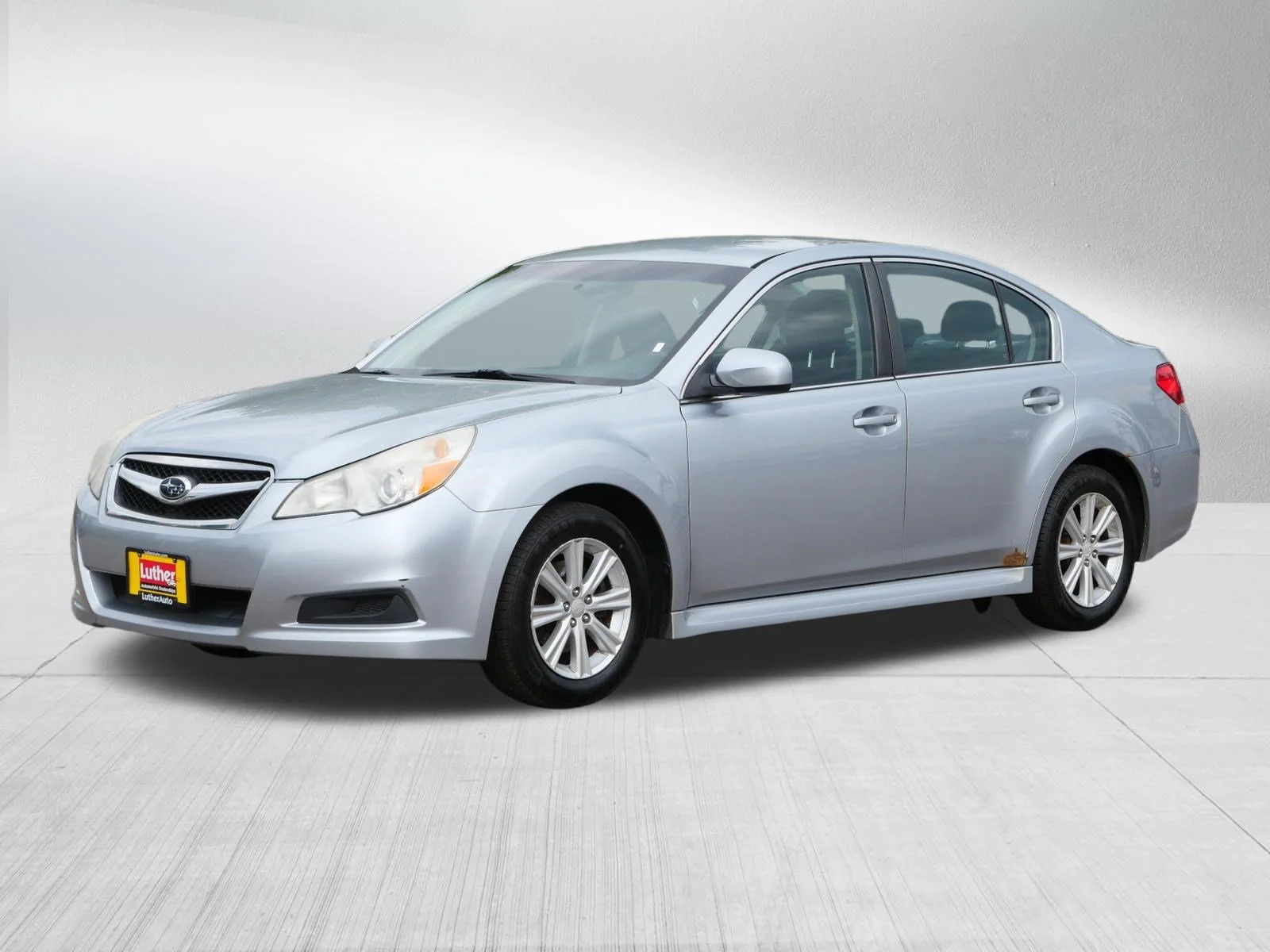 Used 2012 Ice Silver Metallic Subaru 2.5i Premium image 3