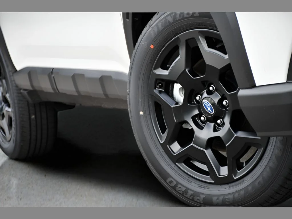 New 2026 CRYSTAL WHITE PEARL Subaru Limited image 10