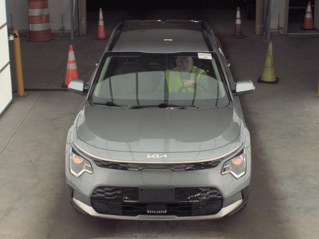 Used 2023 Kia Niro Wind with VIN KNDCR3L11P5039704 for sale in Parma, OH
