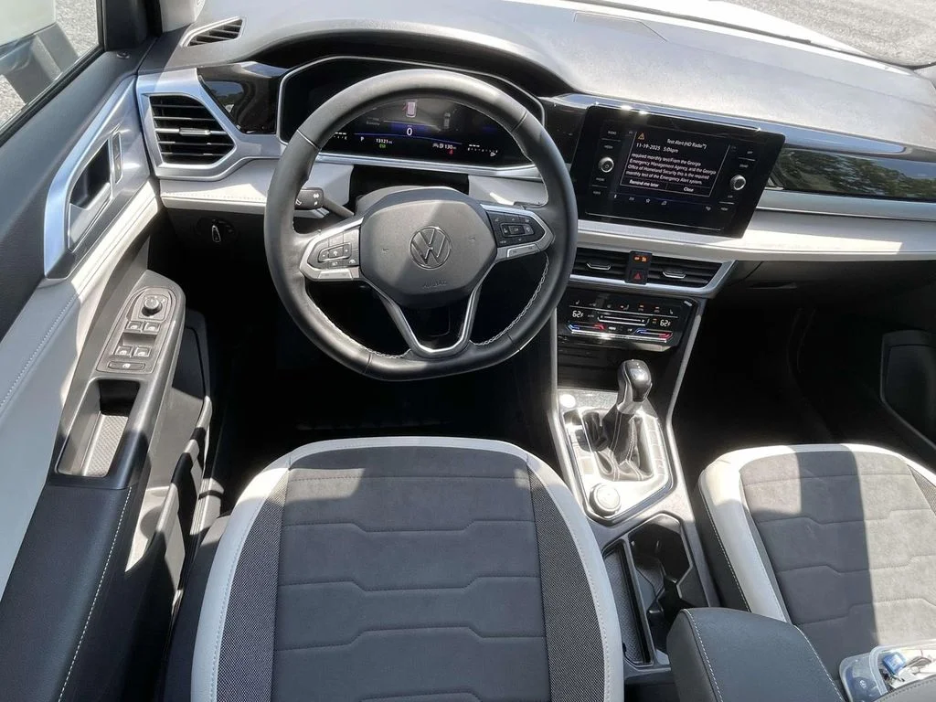 2025 Volkswagen Taos SE - Photo 12