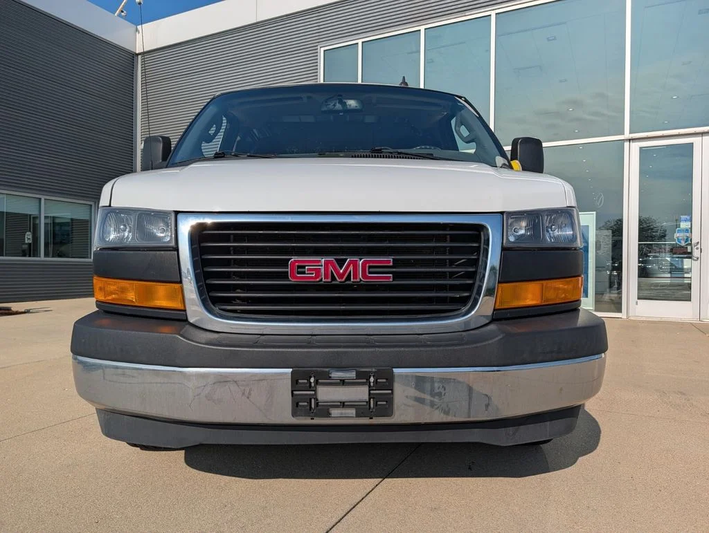 Used 2020 White GMC Work Van image 7