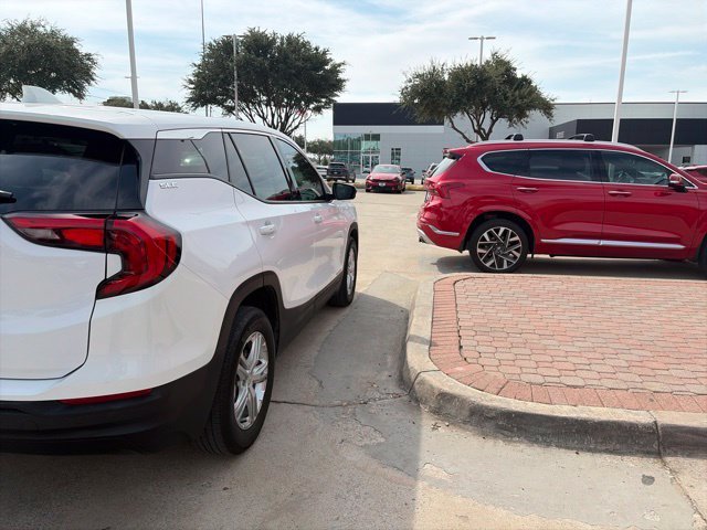 Used 2020 Summit White GMC SLE image 5