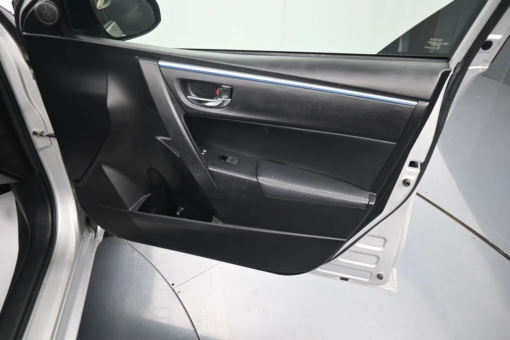 Used 2016  Toyota S Plus image 12
