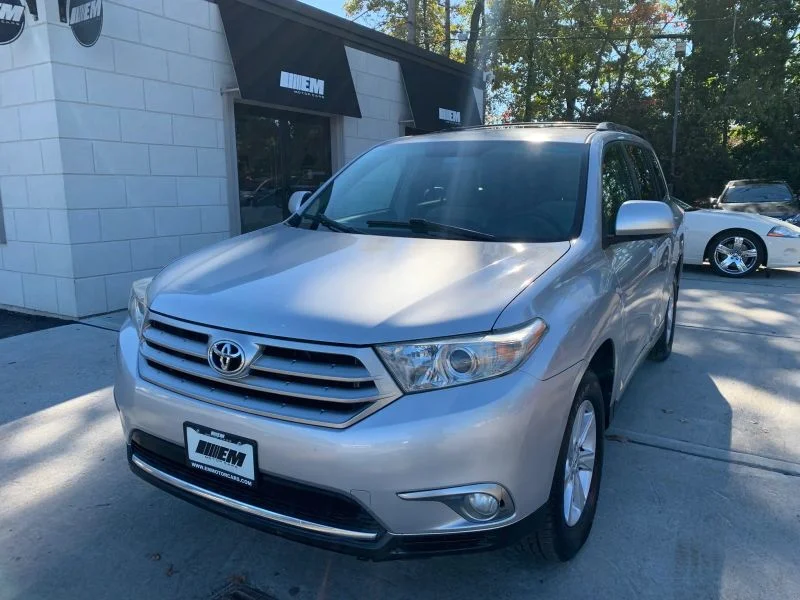 Used 2011 Silver Toyota Sport Utility 4D image 1