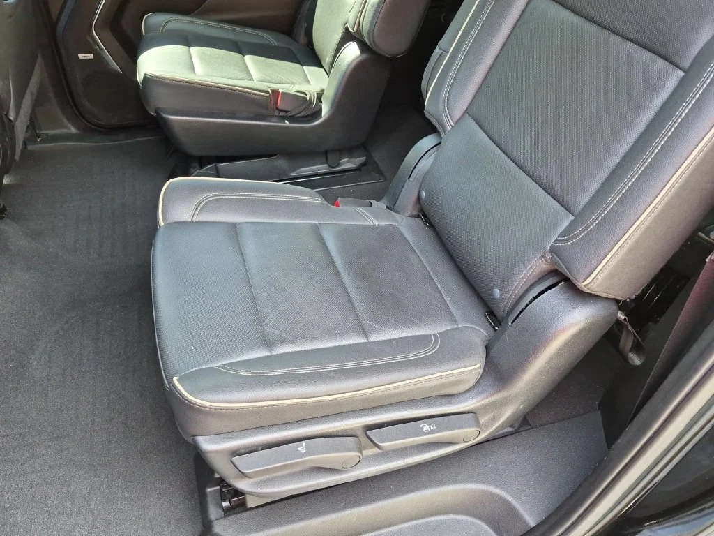 Used 2023 Black Chevrolet Premier image 26