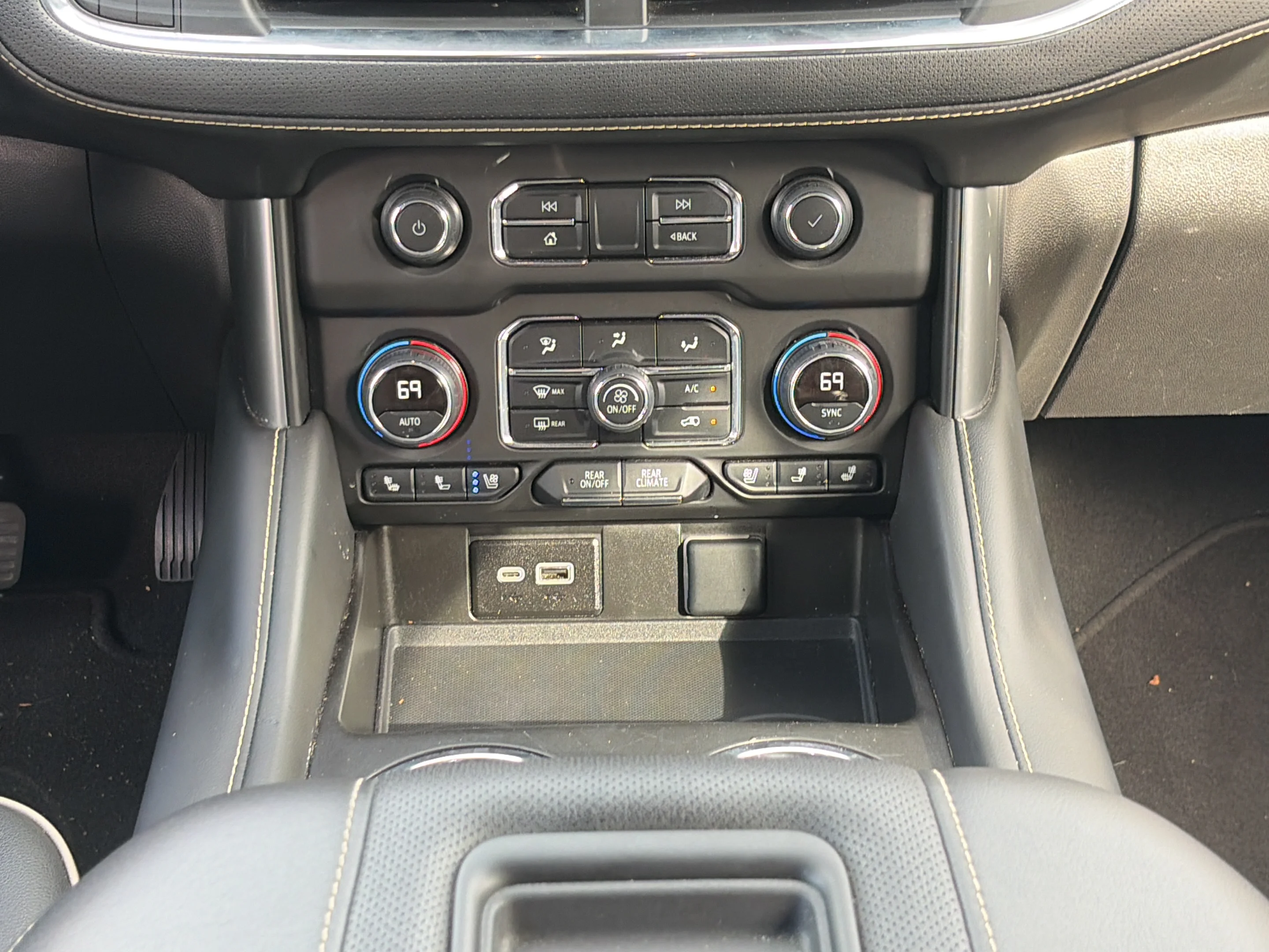Used 2024 Dark Ash Metallic Chevrolet Premier image 15