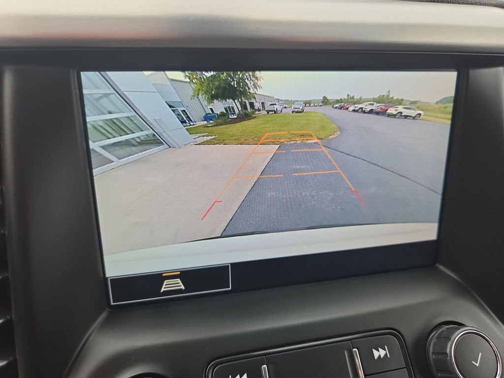 Used 2023 White GMC SLE image 19
