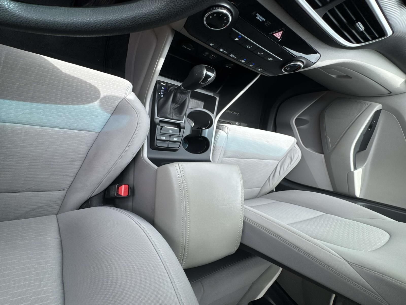 Used 2021 Silver Hyundai Value image 26