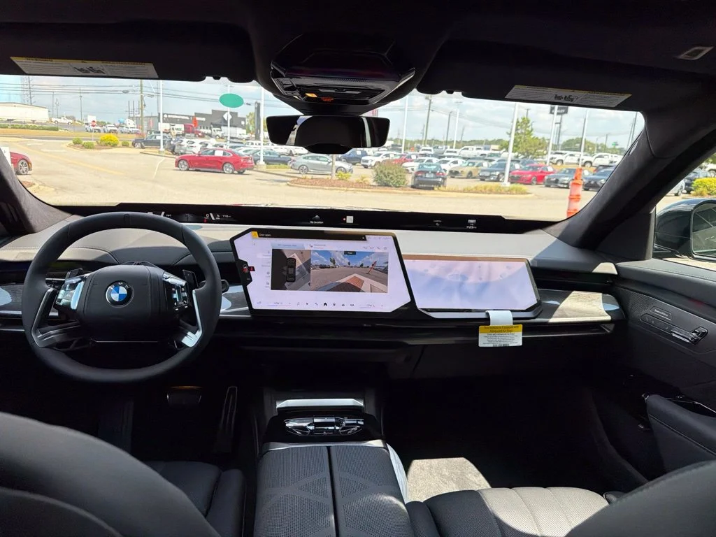 New 2027 Black BMW 740 xDrive image 27
