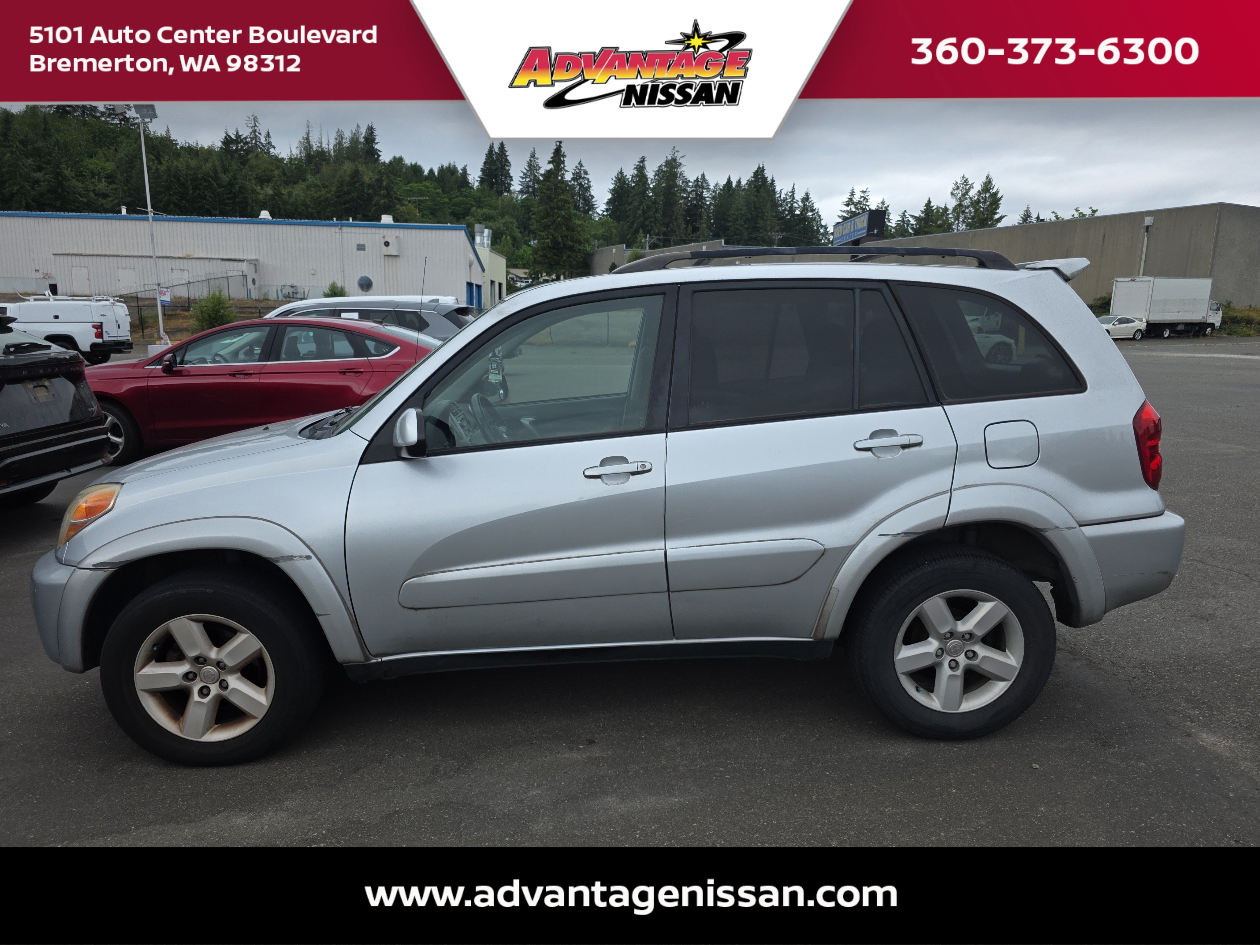 Used 2004 Silver Toyota Base image 2